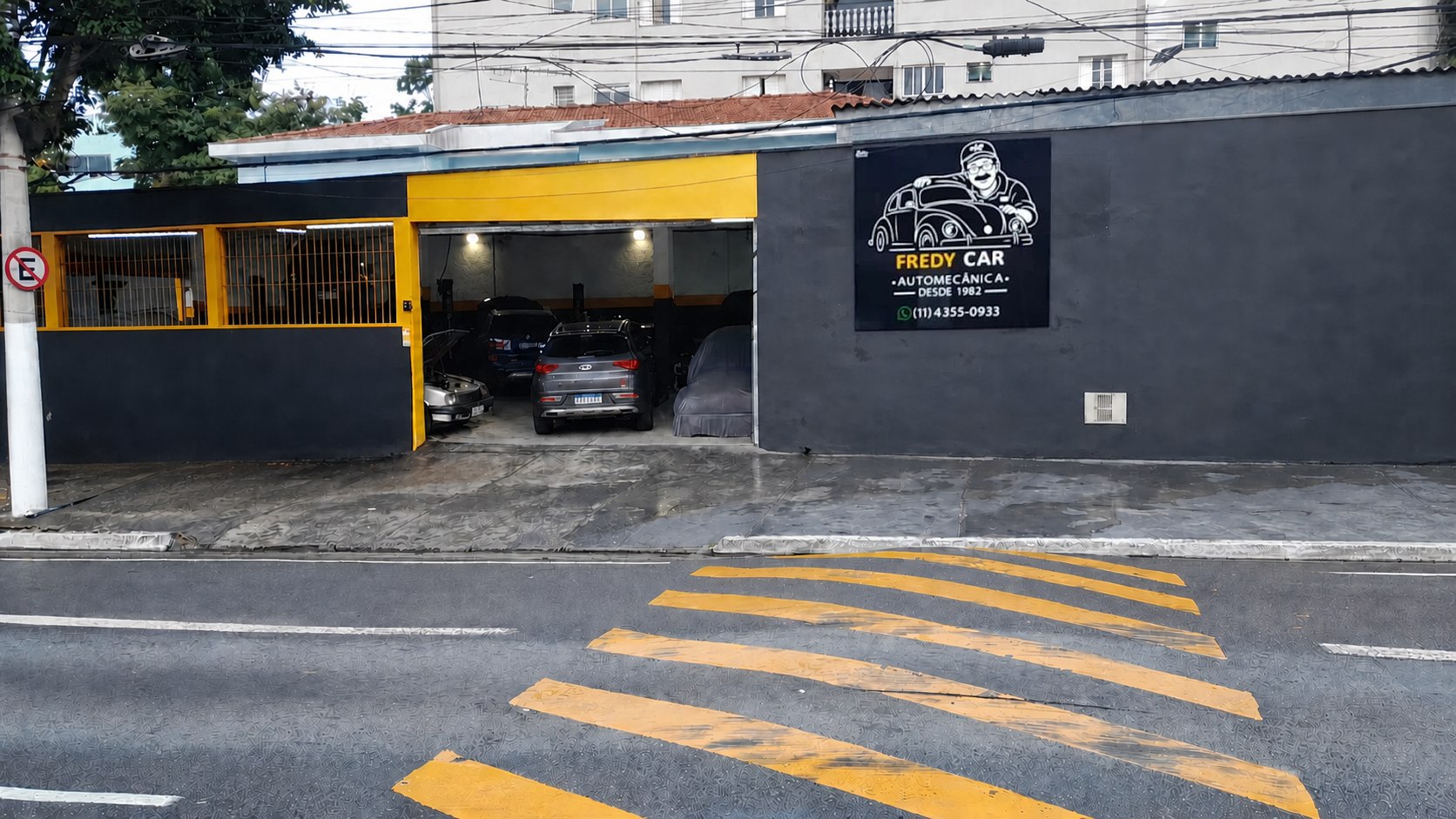 Fachada do centro automotivo Fredy Car em São Bernardo do Campo